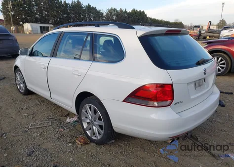 2014 Volkswagen Jetta Sportwagen 2.0L Tdi z USA, uszkodzony, nr VIN 3VWPL7AJ9EM627917